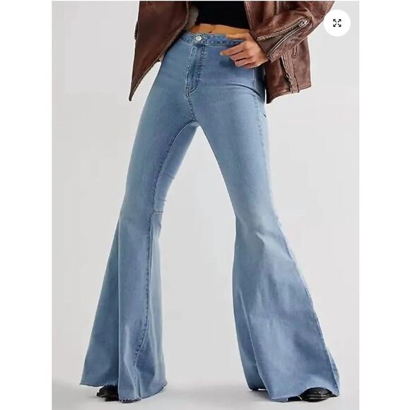 Free People NWT Float On Extreme Flare Bermondsey Blue Wash Jeans 29 waist - Picture 1 of 11